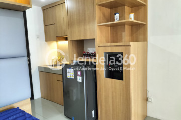 Kitchen Elegant Studio Apartment Middle Floor with  View at Baileys City Apartment