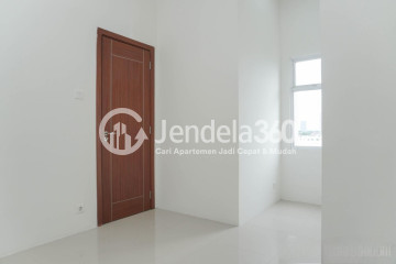 Bedroom 1 Low Floor 2BR Apartment with City View at Vittoria Residence