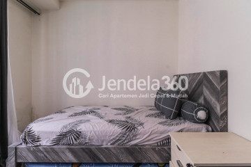 Bedroom High Floor 1BR Apartment with Swimming Pool View at Puri Orchard Apartment