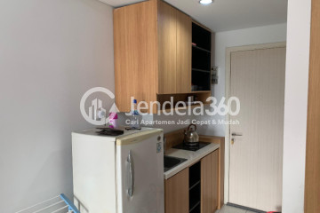 Kitchen Studio Apartment with Swimming Pool View at Patraland Urbano Apartment