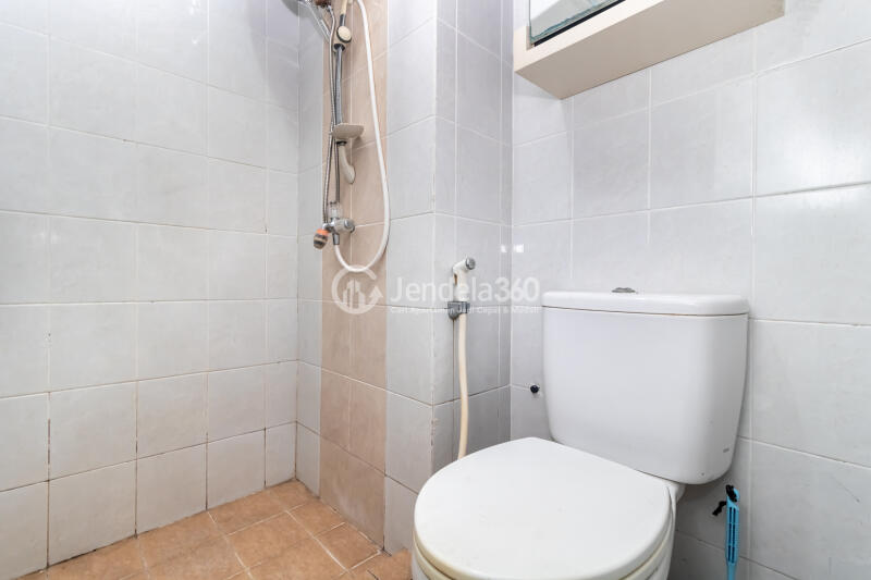 Bathroom Studio Apartment with  View at Taman Melati Margonda Apartment