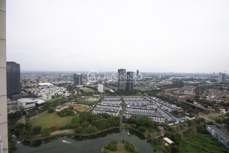 Balcony Studio Pacific Garden Apartment at Tower -
