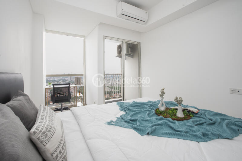 Bedroom Studio Pacific Garden Apartment at Tower -