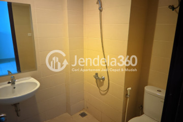 Bathroom 1BR Saveria Apartment at Low Floor