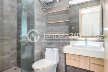 Bathroom Studio Apartment with City View at Kemang Village Apartment