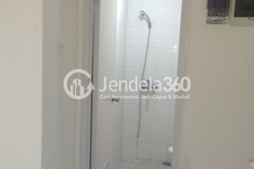 Bathroom Compact 2BR Apartment Low Floor with  View at The Medina Apartment