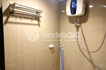 Bathroom Strategic Location Studio Apartment Middle Floor with City View at Skyline Paramount Serpong