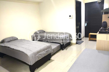 Bedroom Strategic Location Studio Apartment Middle Floor with City View at Skyline Paramount Serpong