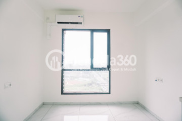 Bedroom Modern Studio Apartment High Floor with  View at Sky House Alam Sutera