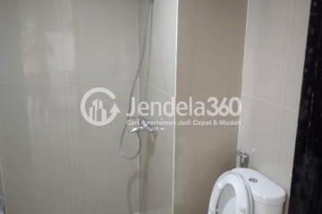 Bathroom Low Floor Studio Apartment with Swimming Pool View at Skyline Paramount Serpong