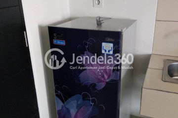 Kitchen Low Floor Studio Apartment with Swimming Pool View at Skyline Paramount Serpong