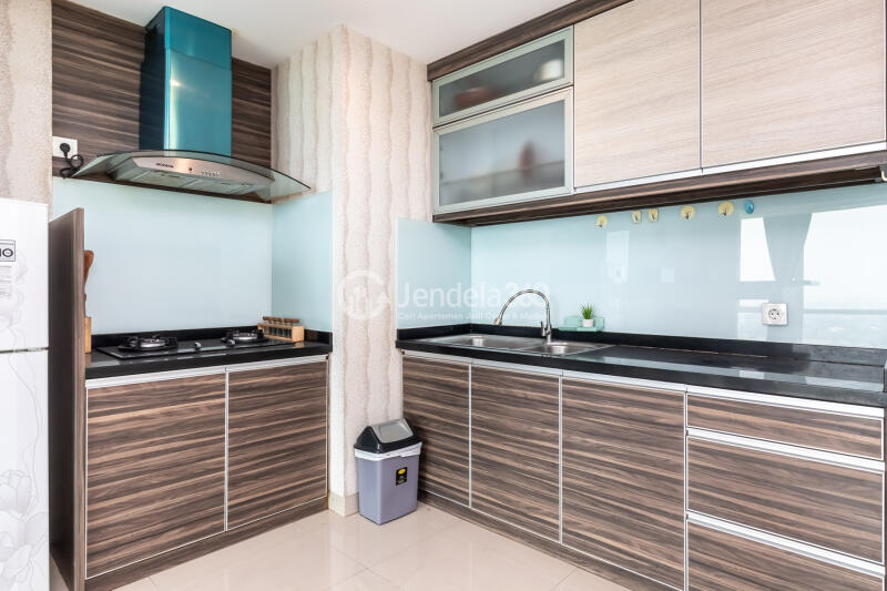 Kitchen Trendy 1BR Apartment at U Residence Karawaci High Floor