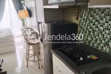 Kitchen Low Floor Studio Apartment with  View at Tamansari Skylounge Apartment