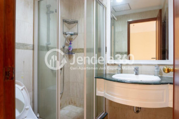 Bathroom High Floor 3BR Apartment with City View at Puri Imperium Apartment