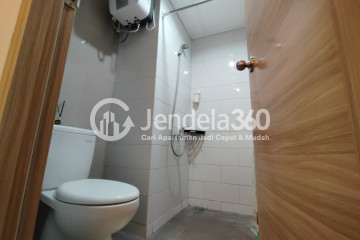 Bathroom Modern Studio Apartment Low Floor with  View at Taman Melati Sinduadi Apartment