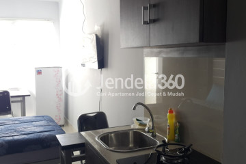 Kitchen Middle Floor Studio Apartment with City View at Easton Park Residence Jatinangor