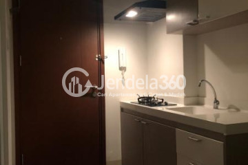 Kitchen Tidy Studio Apartment Low Floor with City View at Signature Park Grande