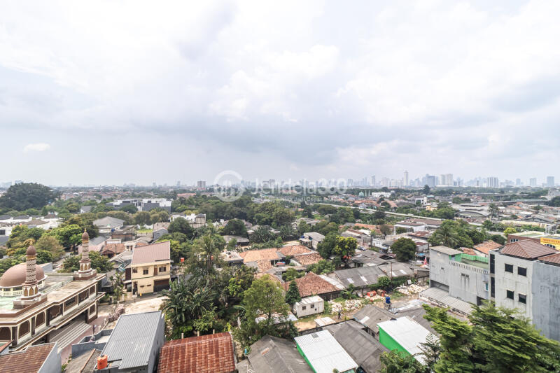 Balcony Lovely Studio Apartment at Bintaro Park View Middle Floor