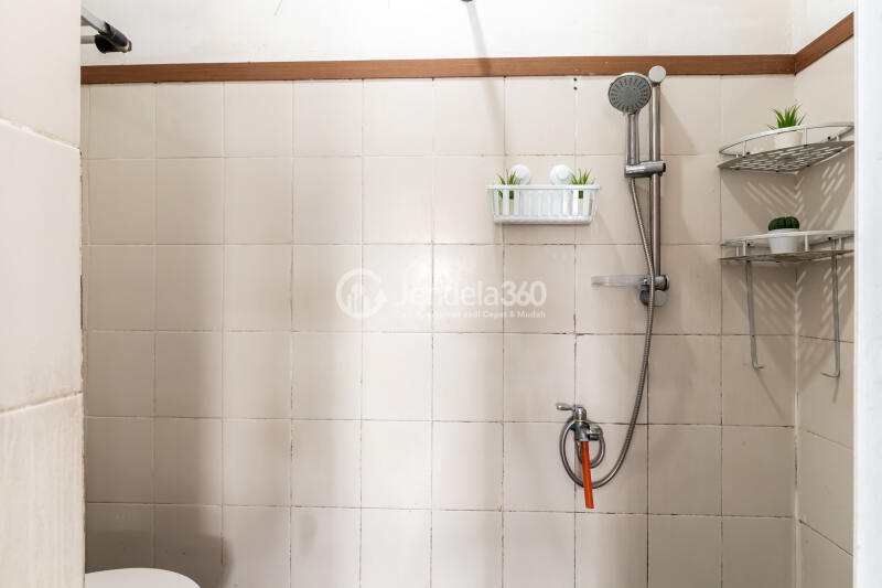 Bathroom Simply Look 2BR Apartment at Pancoran Riverside Apartment High Floor