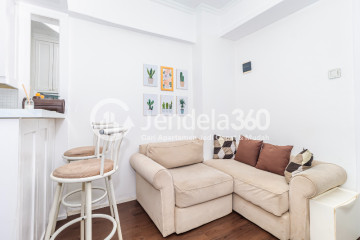 Living Room High Floor 2BR Apartment with  View at Green Pramuka City Apartment