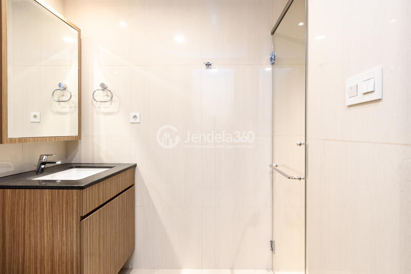 Bathroom Low Floor Studio Apartment with  View at Branz Mega Kuningan Apartment