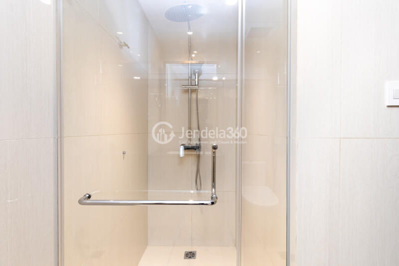 Bathroom Low Floor Studio Apartment with  View at Branz Mega Kuningan Apartment