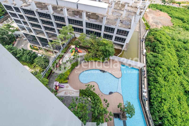 Balcony Low Floor Studio Apartment with City View at Sedayu City Apartment
