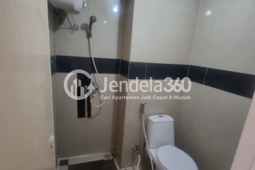 Bathroom Fancy Studio Apartment Low Floor with  View at Emerald Tower Apartment
