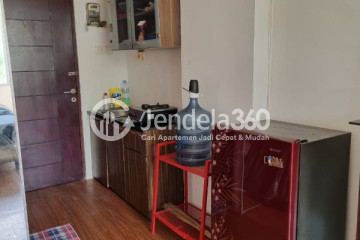 Kitchen Fancy Studio Apartment Low Floor with  View at Emerald Tower Apartment
