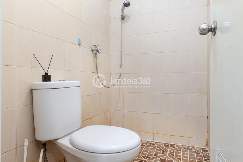 Bathroom Good Deal 2BR Apartment at Sunter Park View Apartment Tower B