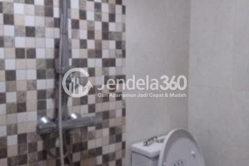 Bathroom High Floor 1BR Apartment with City View at Green Central City Apartment
