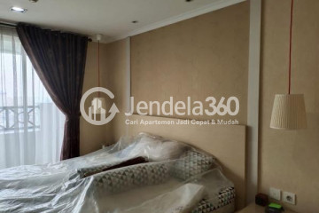 Bedroom High Floor 1BR Apartment with City View at Green Central City Apartment
