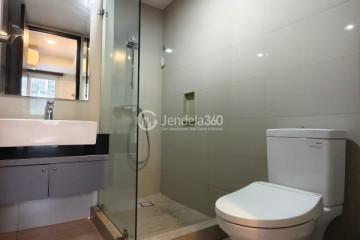 Bathroom Excellent 1BR Apartment Low Floor with City View at The Kensington Royal Suites