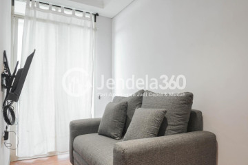 Living Room Middle Floor 2BR Apartment with City View at Gardenia Boulevard Apartment