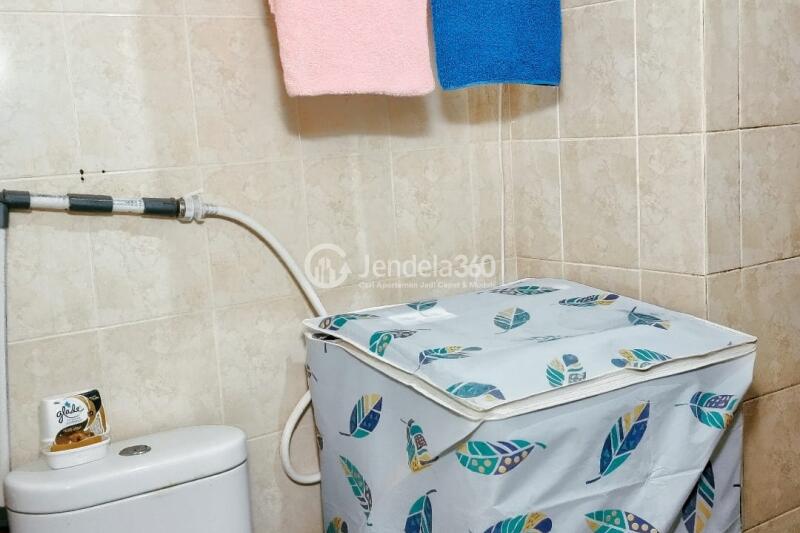 Bathroom 1BR Apartment with City View at The Boutique At Kemayoran