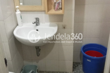 Bathroom Studio Apartment with  View at The Medina Apartment