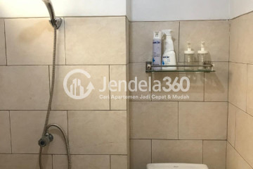 Bathroom Decorative Studio Apartment at Margonda Residence Low Floor