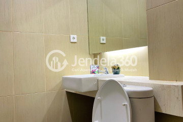 Bathroom Cozy 1BR Apartment Middle Floor with City View at GP Plaza Apartment