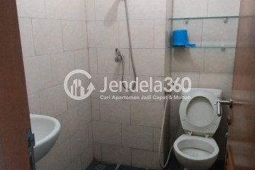 Bathroom Affordable Studio Apartment at Margonda Residence Low Floor