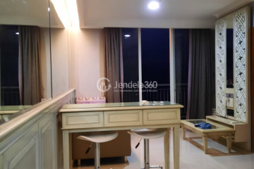 Living Room Relaxed Studio Apartment High Floor with City View at Ancol Mansion Apartment