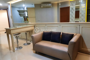 Living Room Relaxed Studio Apartment High Floor with City View at Ancol Mansion Apartment