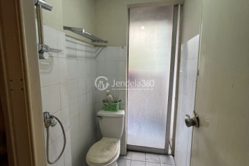 Bathroom Fancy 2BR Apartment at Modernland Golf Apartment Tower Biru