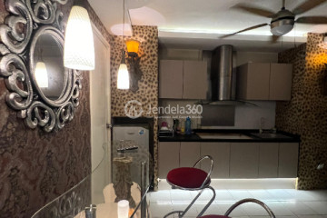 Kitchen Fancy 2BR Apartment at Modernland Golf Apartment Tower Biru