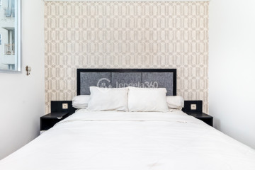 Bedroom Low Floor Studio Apartment with City View at Bintaro Icon Apartment