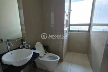 Bathroom Tidy 3BR Apartment High Floor with City View at ST Moritz Apartment