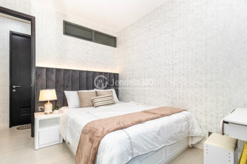 Bedroom 2 High Floor 4BR Apartment with City View at GP Plaza Apartment