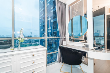 Bedroom 1 High Floor 4BR Apartment with City View at GP Plaza Apartment