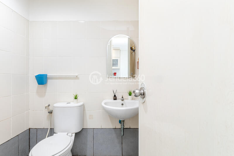 Bathroom Excellent 1BR Apartment at Akasa Pure Living Apartment Tower Kirana