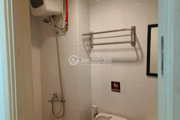 Bathroom Studio Apartment with  View at Patraland Urbano Apartment