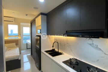 Kitchen Middle Floor Studio Apartment with City View at Mahata Serpong Apartment